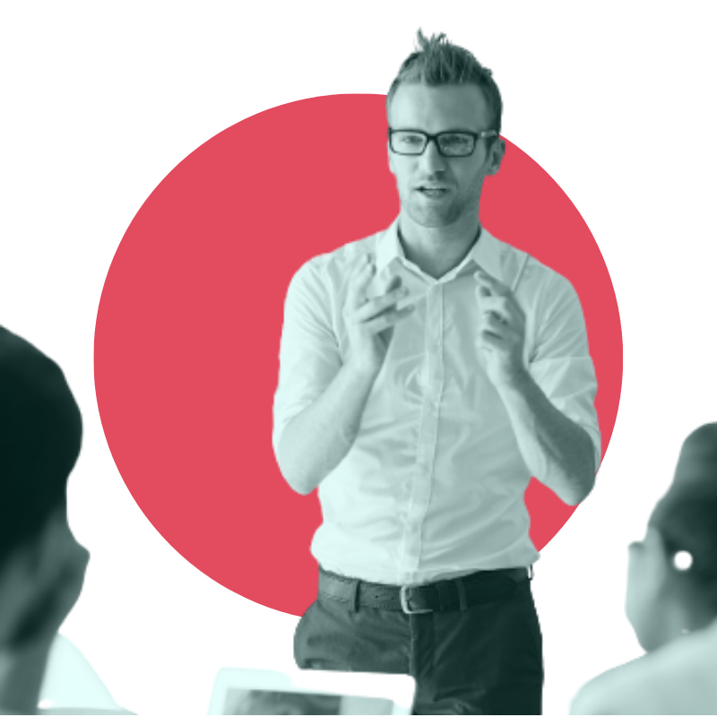 homme debout lunette formation