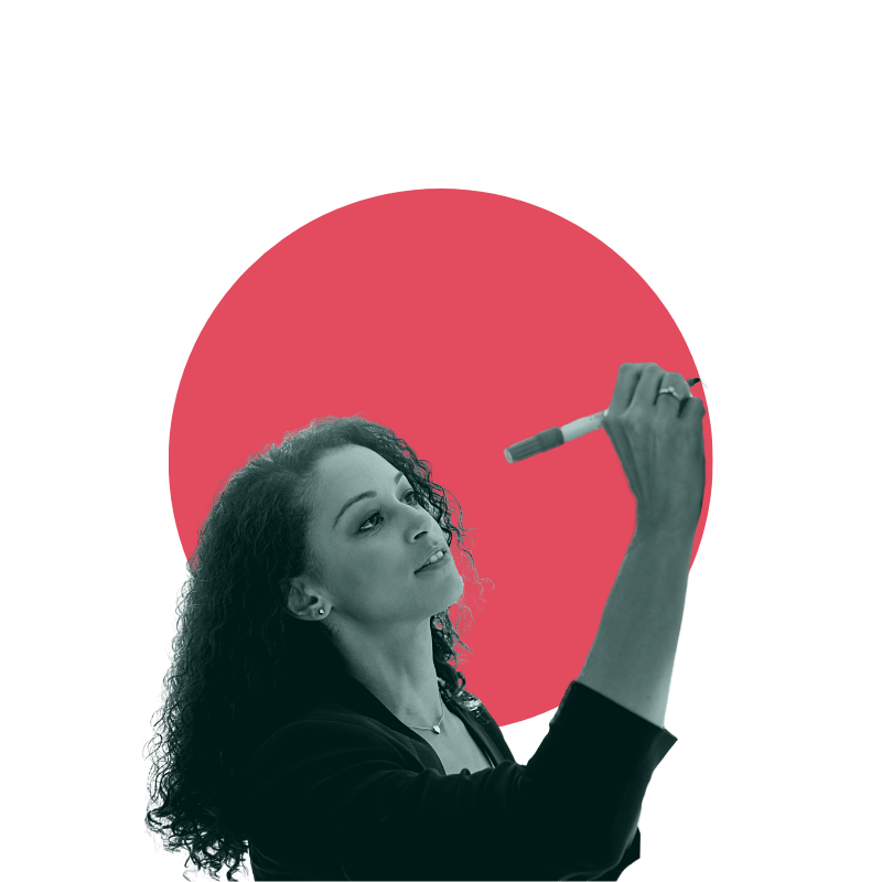 femme debout gestion relation client