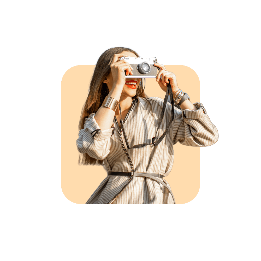 femme qui prend une photo